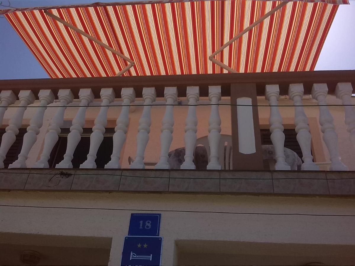 Apartman Borosa Vir Exterior foto